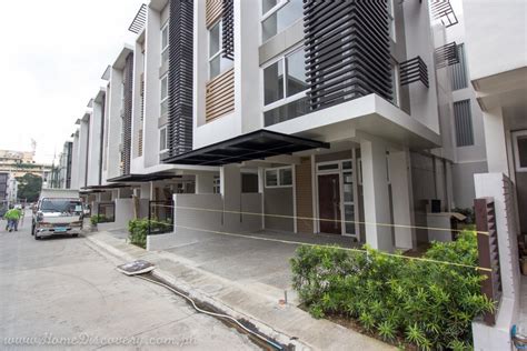 68 Roces Townhouse for Sale in Roces Avenue, Quezon City.